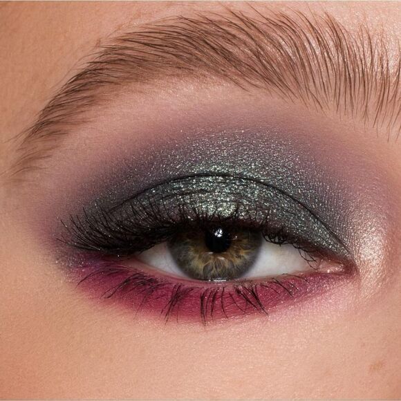 MAC Frost That's Showbiz Baby Eyeshadow (warm dark green frost) - Picture 8 of 14